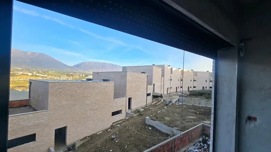 Shitet Dupleks - Liqeni i Farkes, € 190.000, 124 m² 3