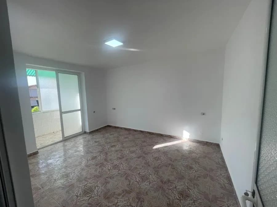 Apartament me qera - Stacioni i Trenit, € 529, 75 m² 2