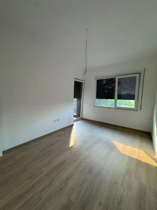 Ambient zyre me qera - Henke Residence, € 529, 60 m² 4