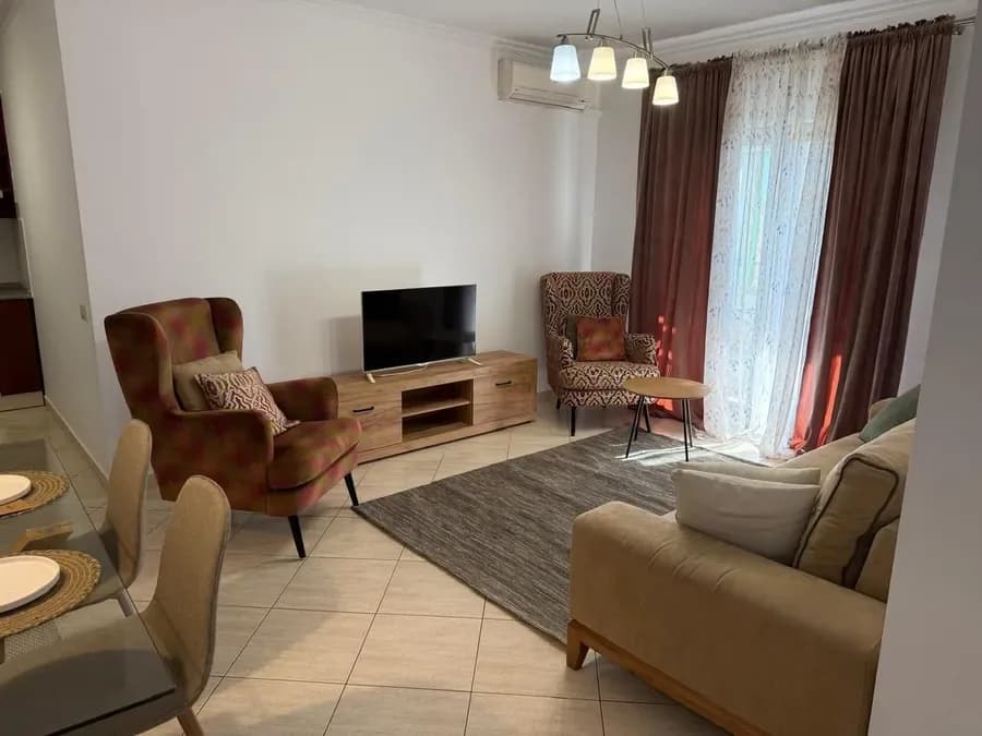 Apartament me qera - Stacioni i Trenit, € 650, 100 m² 3
