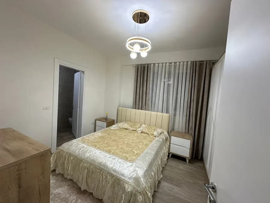 Apartament me qera - Liqeni i Thate, € 850, 110 m² 4