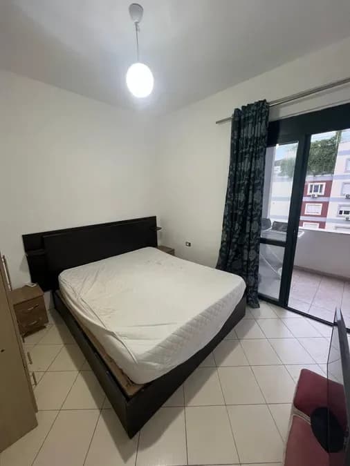 Apartament me qera - Liqeni i Thate, € 500, 54 m² 4