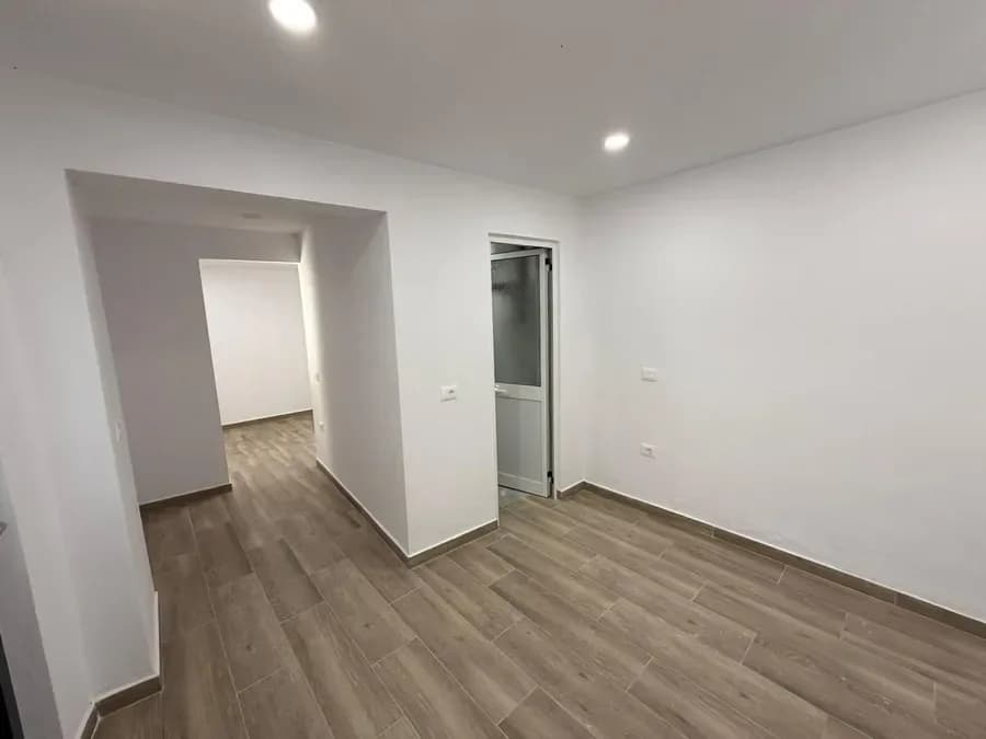 Ambjent Biznesi me qera - Tregu Elektrik, € 800, 90 m² 4
