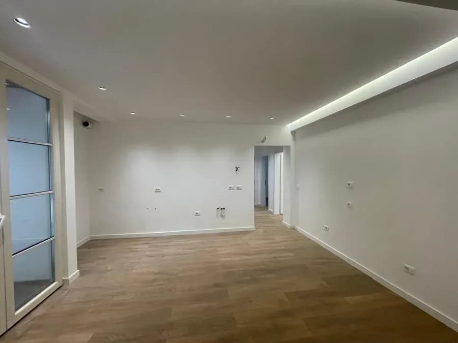 Ambjent Zyre me qera - Shkolla e Baletit, € 1.200, 150 m² 3