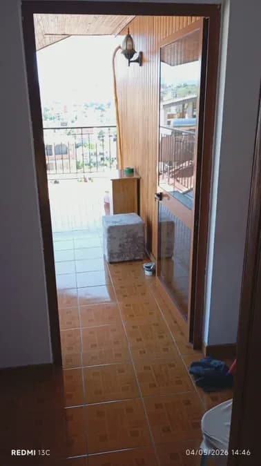 Jepet me qera apartament në katin e katert te nje vile 4 kateshe, tek Kodra e Priftit, ne fund te rruges Tonin Harapi, rrethrrotullimi i Shkozes, € 450, 100 m² 4