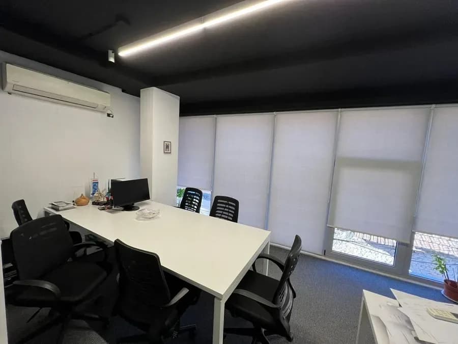 Zyrë për qira Tiranë - qyteti, € 1.100, 72 m² 4