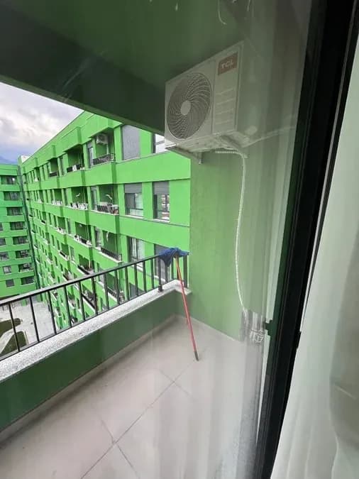 Jepet me qera apartament në katin e trete te nje pallati te ri i sapo perfunduar, ne zonen e Liqenit te Thate, rruga Hiqmet Buzi, € 750, 75 m² 2