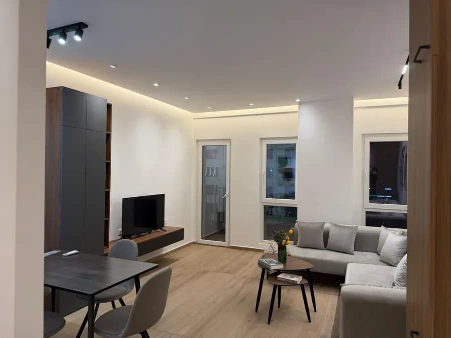Apartament me qera - Zogu i Zi, € 800, 70 m² 3