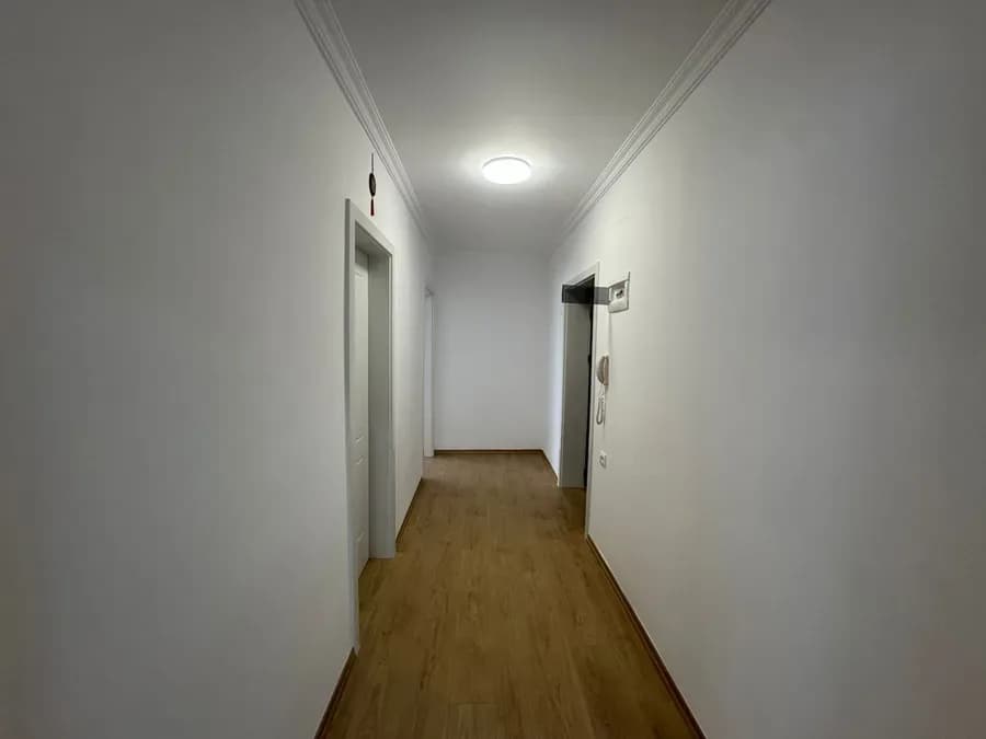 Zyre me qera - Pazari i Ri, € 1.200, 88 m² 3