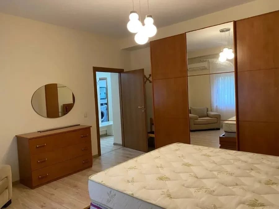Jepet me qera apartament tek Bulevardi Zogu i Pare, ne krah te Fakultetit te Shkencave te Natyres, mbrapa gazetes Celesi, rruga Hamid Shijaku, € 750, 120 m² 4