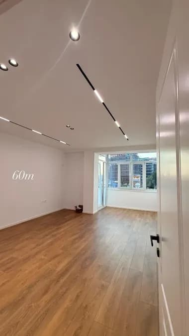 Apartament ne shitje - 21 Dhjetori, € 155.000, 60 m² 2