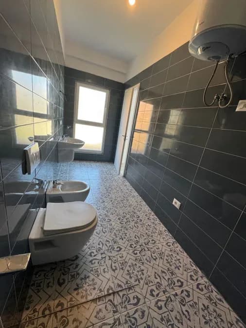 Jepet me qera apartment 1+1 ne zonen e Zogut te Zi, rruga Dritan Hoxha, kompleksi Aura, € 500, 65 m² 3