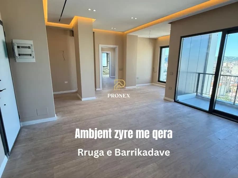 Ambjent zyre me qera - Rruga e Barrikadave, € 1.300, 130 m²