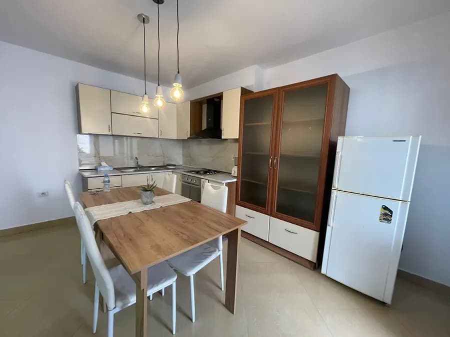 Apartament me qera - Qender, € 700, 100 m² 4