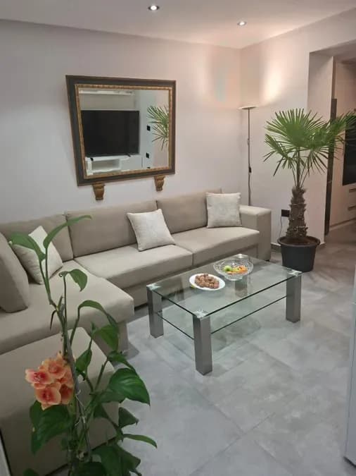 Apartament me qera - Komuna e Parisit, € 750, 60 m² 2