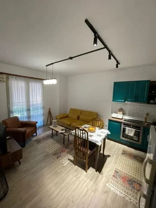Jepet me qera 1+1 apartament në katin e katert te nje pallati te ri ne zonen e Medresese, rruga e Dibres, perballe shkolles Misto Mame, € 650, 65 m² 2