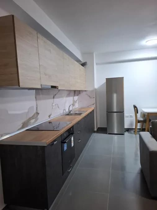 Jepet me qera apartament 3+1te pallatet e Bashkise, rruga 5 Maji, € 650, 116 m² 4