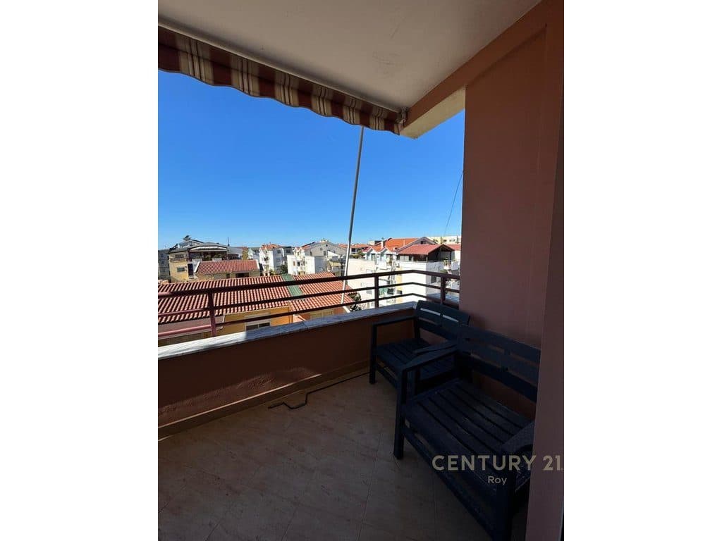 Shiten 2 Apartamente të Bashkuara në 1 – Golem, Pranë Detit