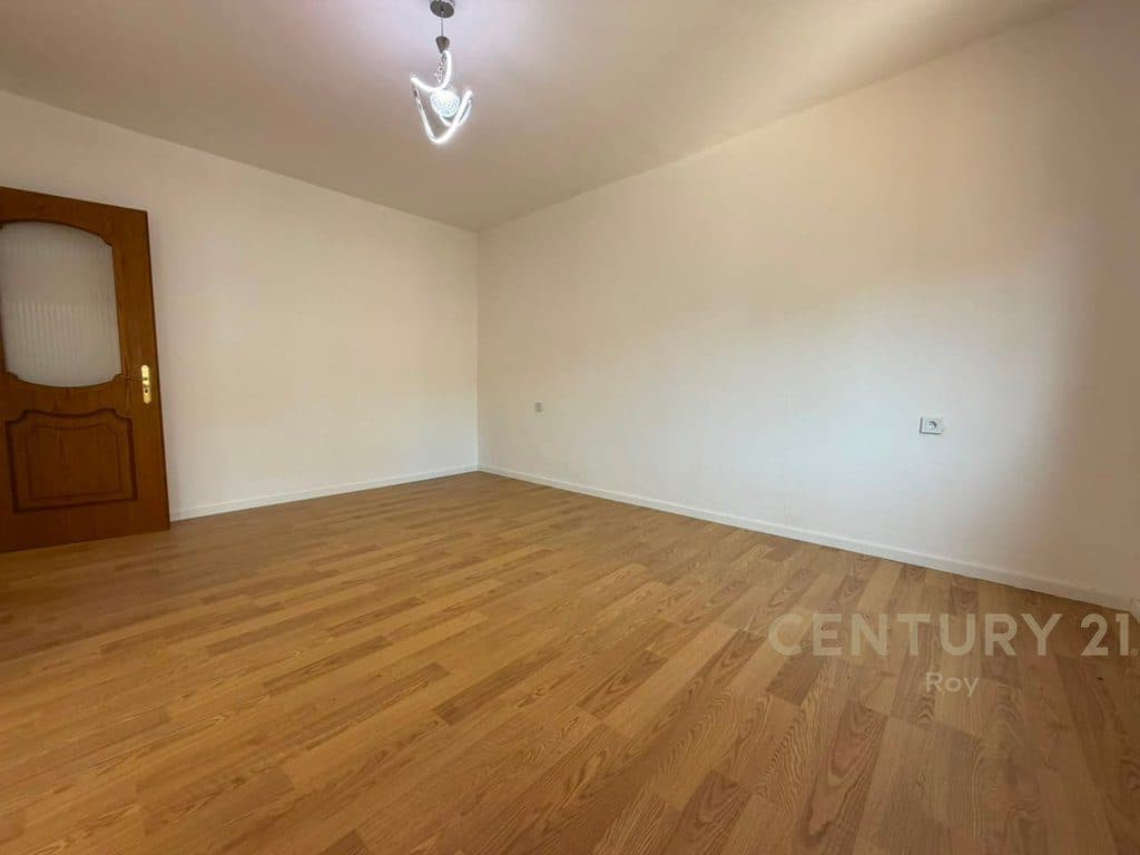 SHITET APARTAMENT 1+1 NË QENDËR TË KAVAJËS 2