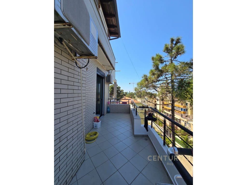 SHITET APARTAMENT 1+1 ME VERANDE NE GOLEM!!! 2