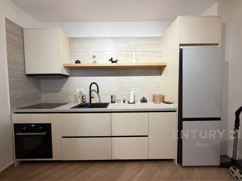APARTAMENT 1+1 ME QIRA, 30M NGA DETI – PLAZH HEKURUDHA 3
