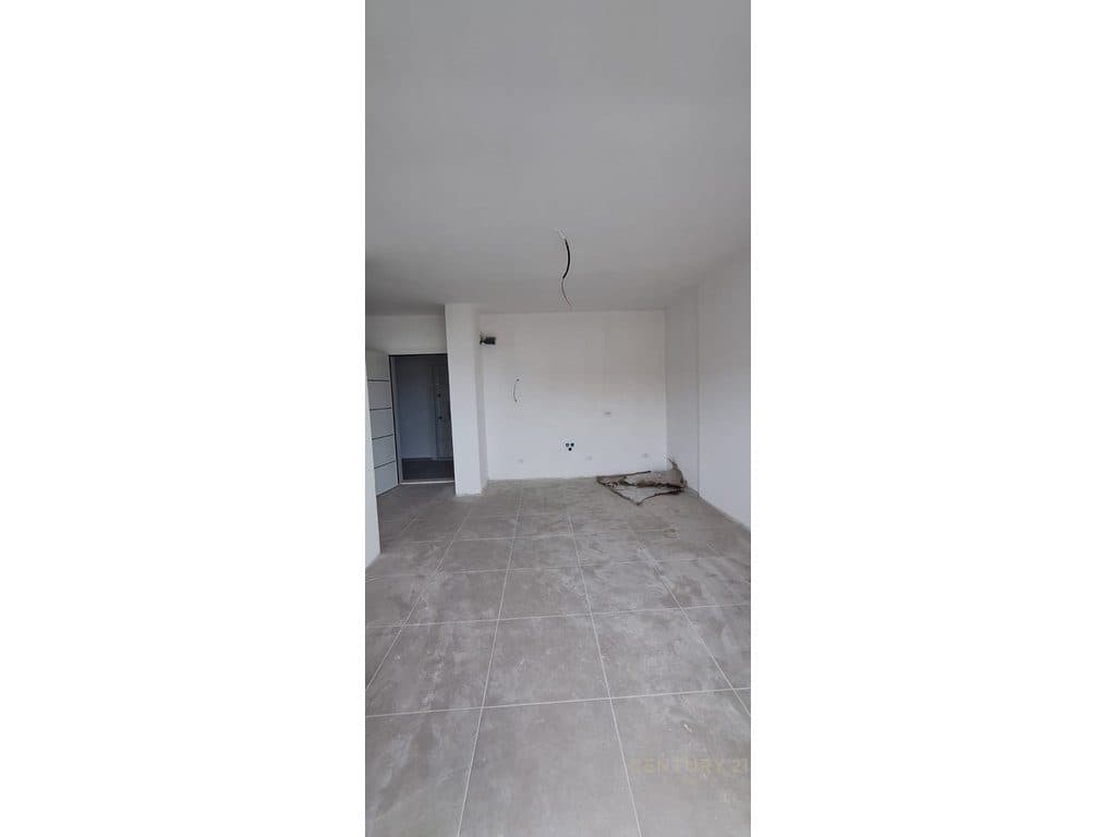 APARTAMENT 1+1 PËR SHITJE NË GOLEM 4