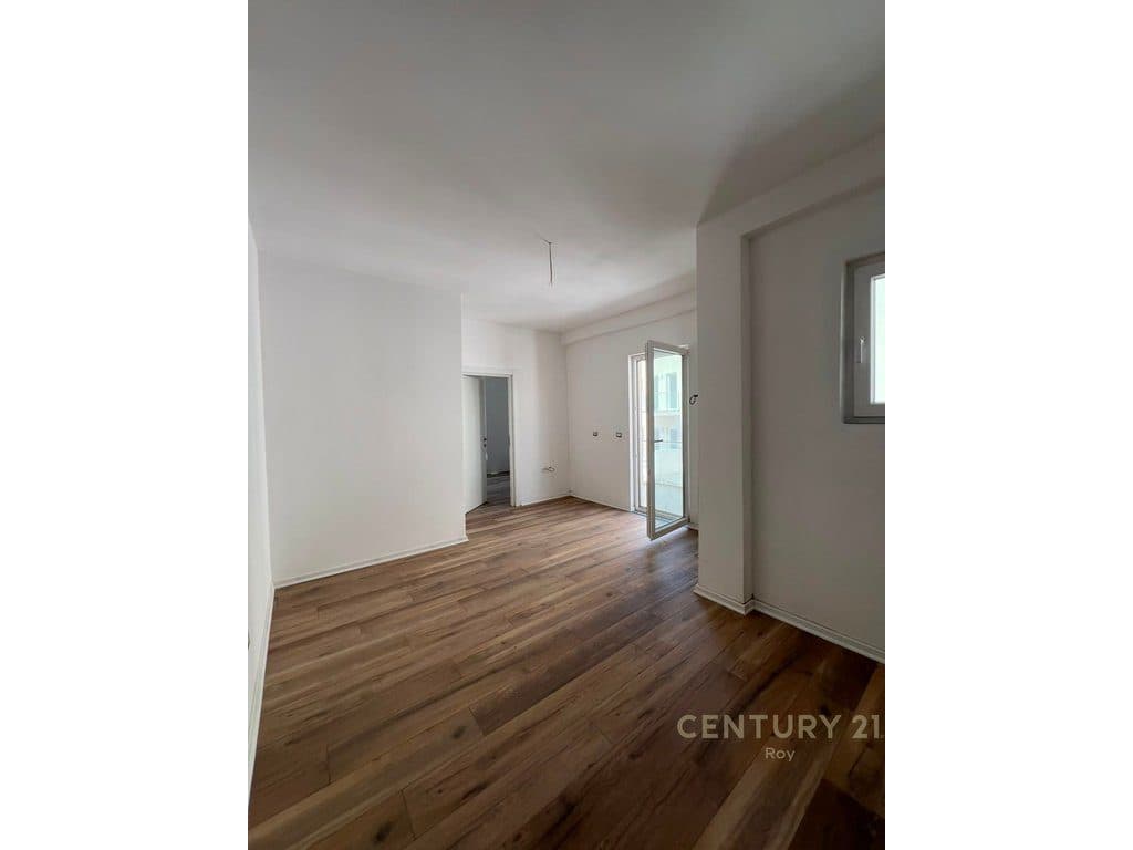 SHITET APARTAMENT 1+1 NE NJE SUPER KOMPLEKS ME PISHINE!!! 3