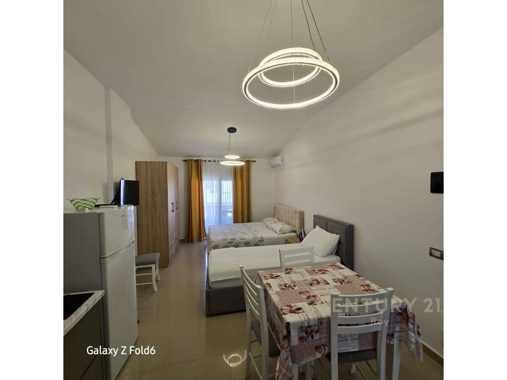 SHITET PAPAFINGO NE GOLEM E NDARE NE 2 APARTAMENTE 1+1 , NJE APARTAMENT 2+1, NJE GARSONJERE , 4 BALLKONE DHE NJE VERANT 172M2 !!! 3