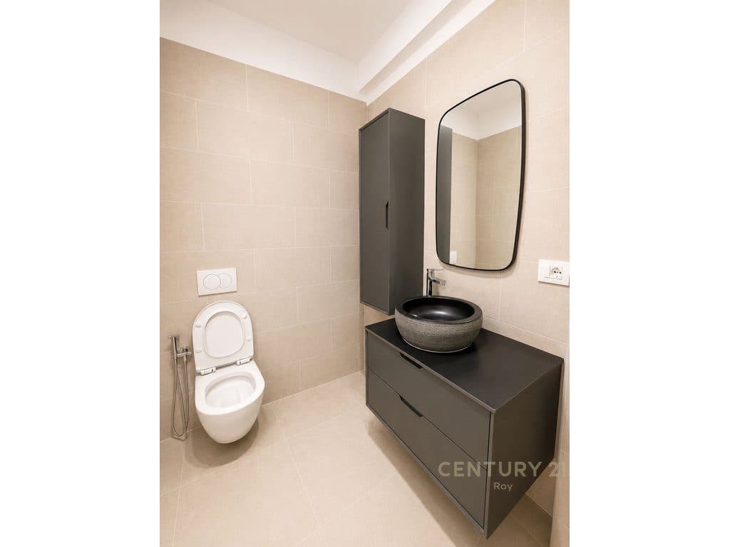 APARTAMENT 1+1 PËR SHITJE NË GOLEM NË NJË NDËRTESË TË RE TË PËRFUNDUAR PA ÇERTIFIKATË!!! 2