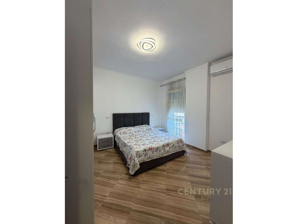 APARTAMENT 2+1+2 PER QERA NE QENDER TE DURRESIT!!!! - 500€ | 87 m² 2