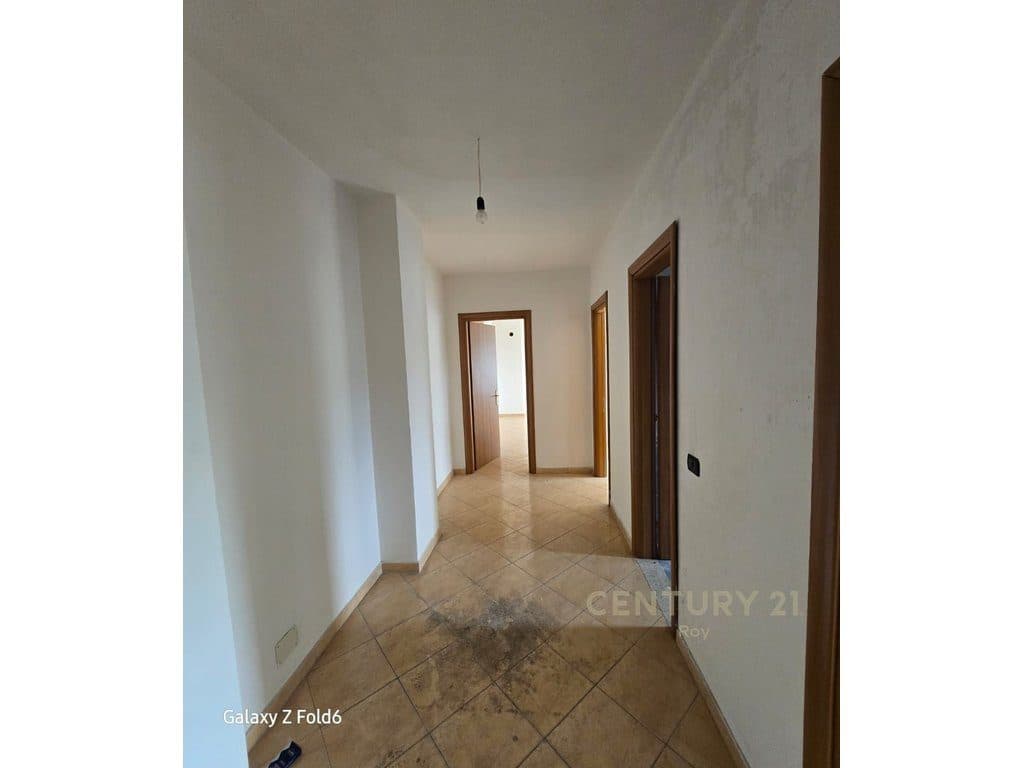 SHITET APARTAMENT 2+1 +GARAZHG NE ZONEN E GOLEMIT !!! 2
