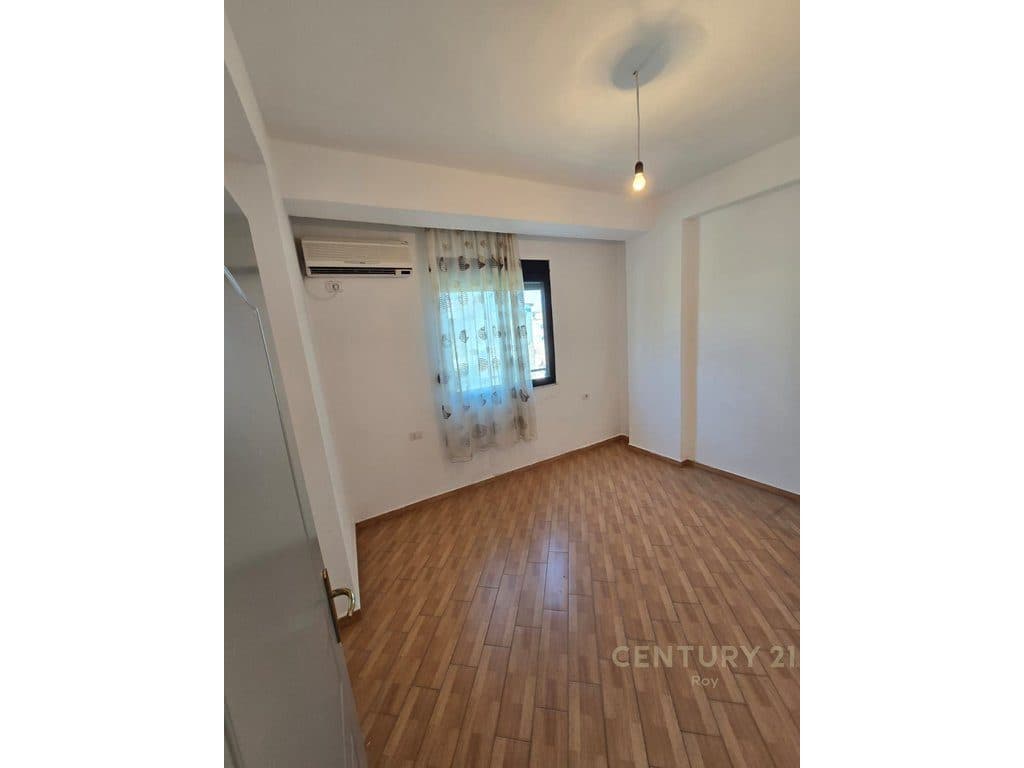 SHITET APARTAMENT 1+1 ME VERANDE NE GOLEM!!! 3