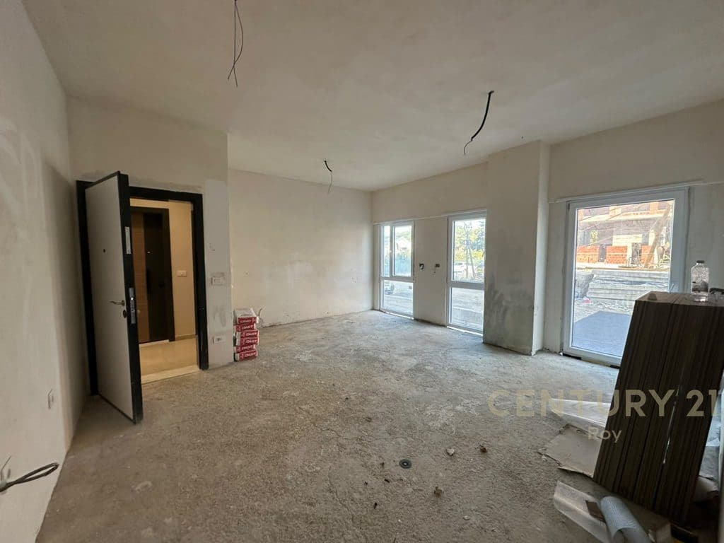 APARTAMENTE 1+1 ME OBORR PER SHITJE TE ADRIATIC GARDEN!!!! 4