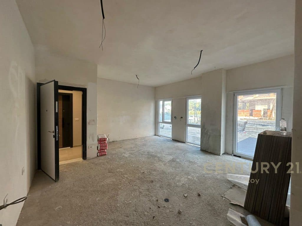 APARTAMENTE 1+1 ME OBORR PER SHITJE TE ADRIATIC GARDEN!!!! 3
