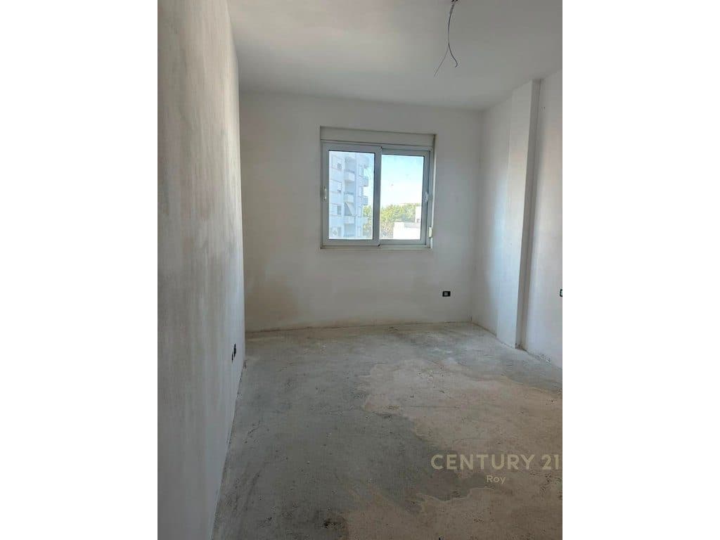 Qerret! Apartament 1+1 Për Shitje 100 metra nga deti!! 2
