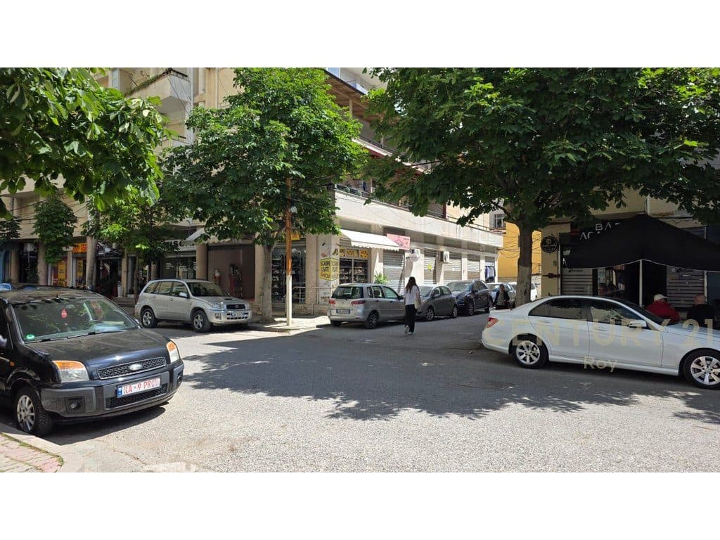 Shitet Njësi Biznesi 53.5 m² në Durrës – Pranë Kopshtit “Sotir Noka” 3