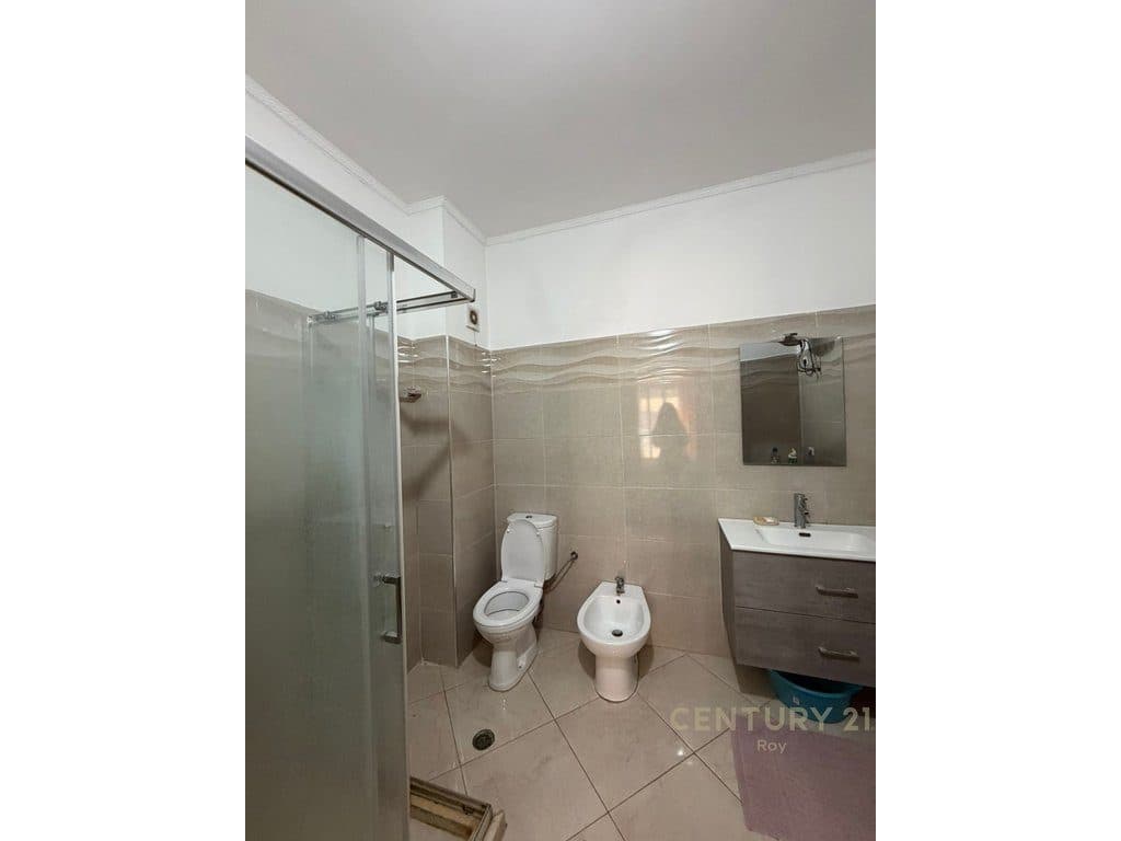 APARTAMENT 2+1+2 PER QERA NE QENDER TE DURRESIT!!!! - 500€ | 2
