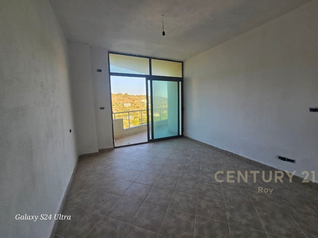 SHITET APARTAMENT 1+1 NE SHKEMBI I KAVAJES !! 2