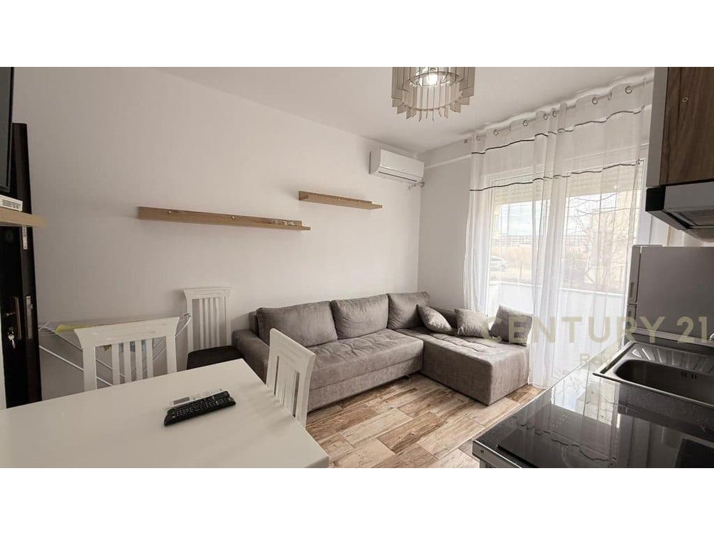 SHITET APARTAMENT 1+1 NE GOLEM,PRANE HOTEL GRINT! 3