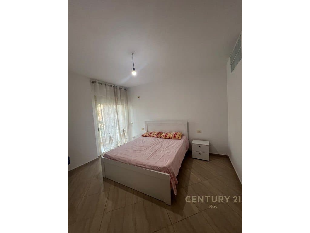 JEPET APARTAMENT 1+1 DHE GARAZH ME QERA NE SHKEMBIN E KAVAJES!!!! 2