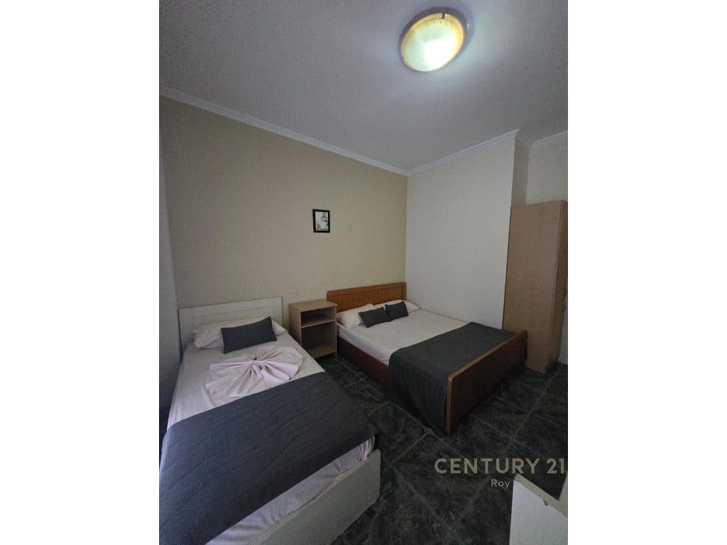 SHITET HOTEL ME PISHINE NE ZONEN E GOLEMIT , 250M LARG PLAZHIT !!! 2