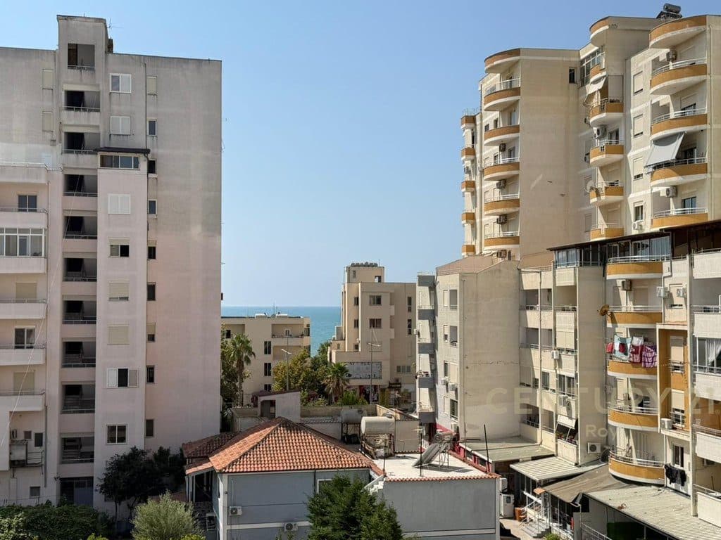 Apartament 2+1 Me Qira në Plazh Rrota e Kuqe, Durrës - 450€ | 100 m²