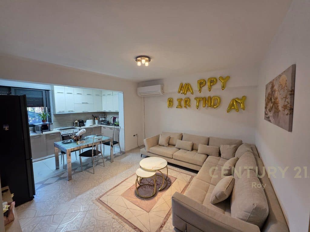 Shitet Apartament 2+1, në Lagja nr.16, Durrës !!.