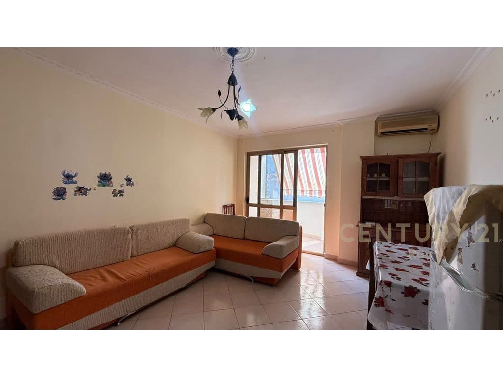 APARTAMENT 1+1 PËR SHITJE NË ZONËN E KOMPLEKSIT, PRANË DETIT!
