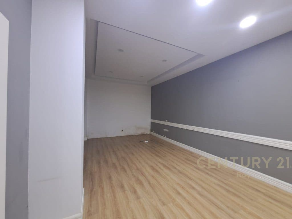 Hapësirë multifunksionale Për Shitje në Plazh, Durrës 50m Distance nga Deti.