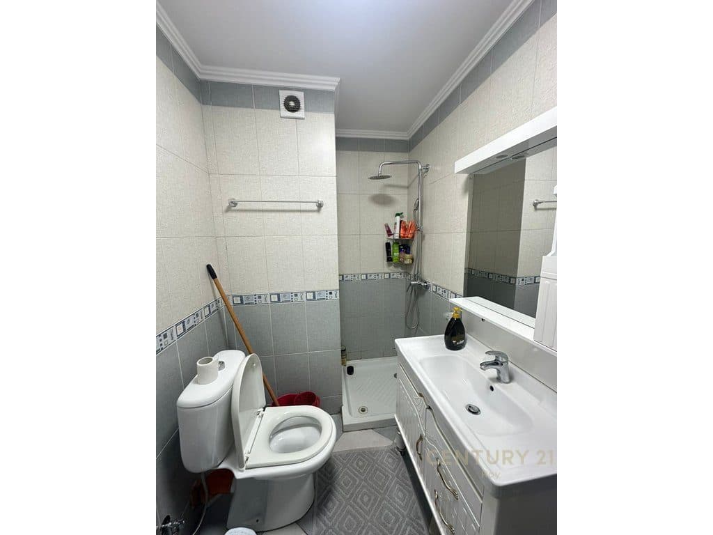 APARTAMENT 2+1+VERANDE PER SHITJE NE NJE KOMPLEKS REZIDENCIAL GOLEM!!! 4