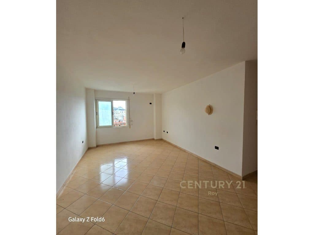 SHITET APARTAMENT 2+1 +GARAZHG NE ZONEN E GOLEMIT !!!