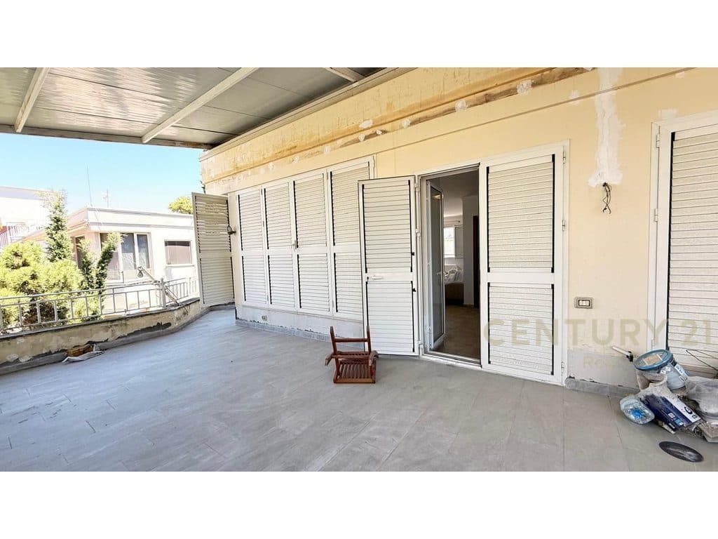 SHITET APARTAMENT 3+1+VERANDE PRANE DETIT,GOLEM! 4
