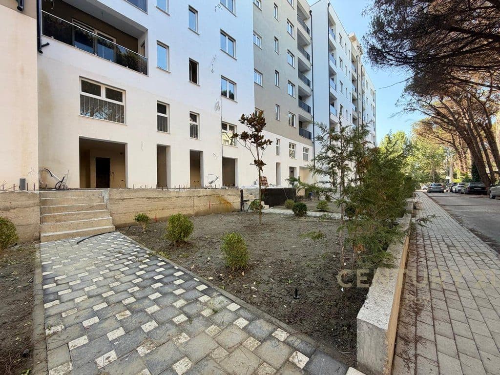 SHITET APARTAMENT 1+1 NE NDERTIM TE RI TEK MALI I ROBIT! 2