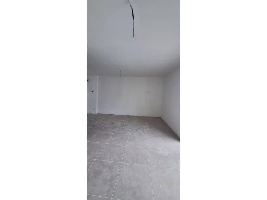 Garzoniere Në Shitje në Golem - 71,100€ | 47.4 m² 2